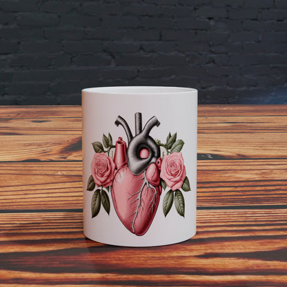 Amor Anatómico: Taza con Corazón y Rosas